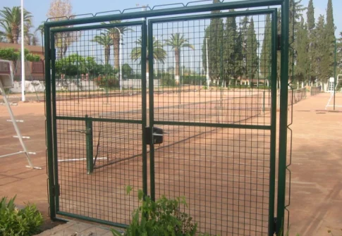 TERRAIN DE TENNIS